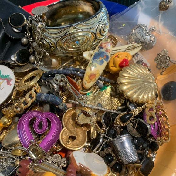 Costume Jewelry bunch - Picture 3 of 7